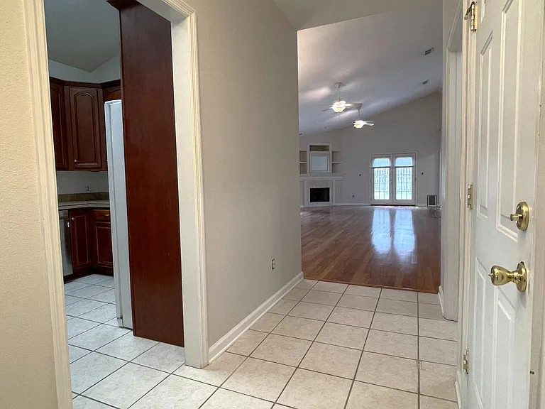 2876 Alexis Ln — Photo 2