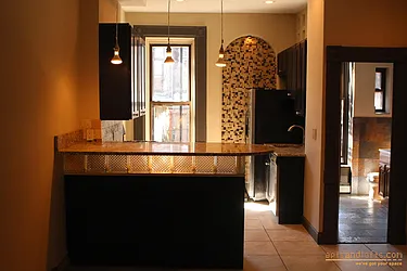 Rented by aptsandlofts.com