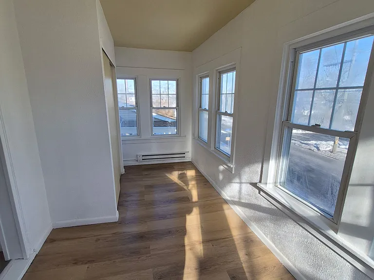 Sunroom or 4th bedroom