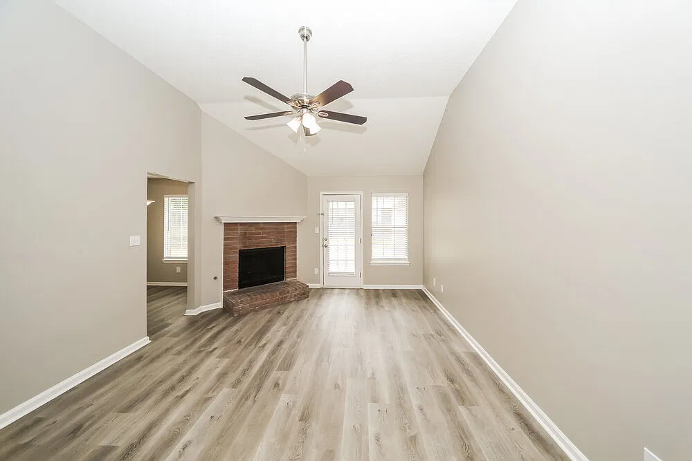 3 bed, 2.0 bath, 1591 sqft, $1,750 — Photo 3