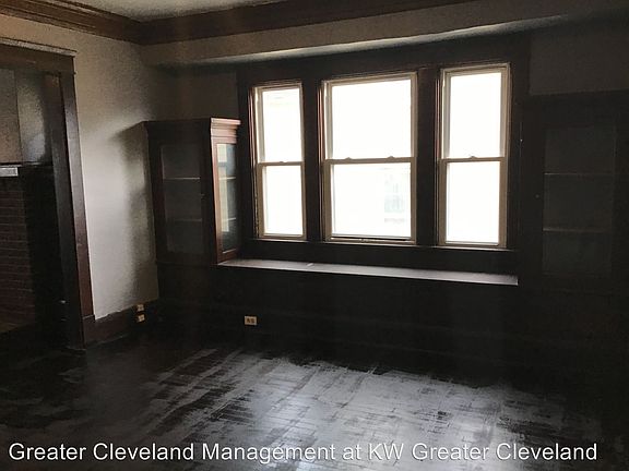 5th image of 10421 Bernard Ave