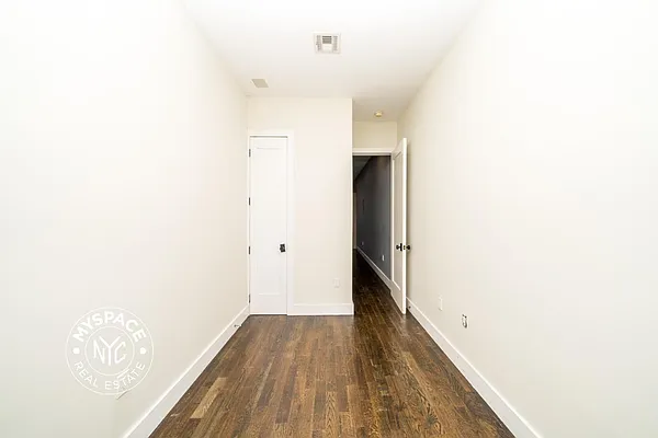 Rented by MySpaceNYC | media 9