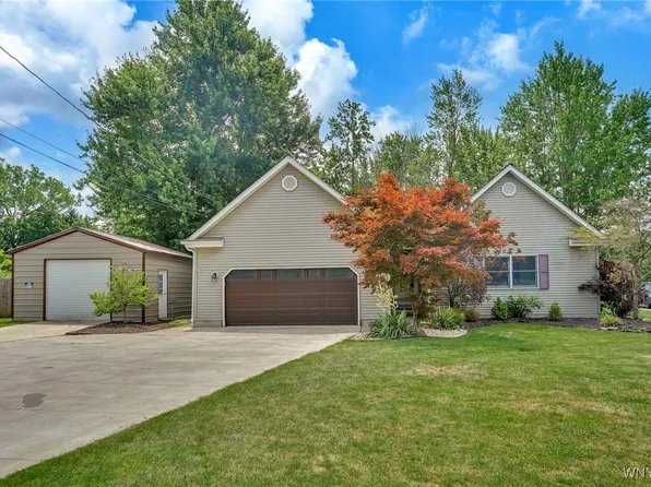 1245 Dodge Rd, Getzville, NY 14068