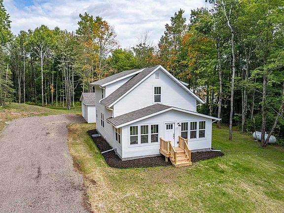 3rd image of 3228 Lindahl Rd