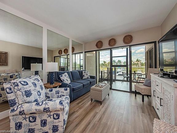 3rd image of 803 River Point Dr APT 106B