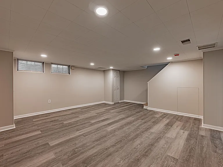 1565 Dellsway Rd — Photo 24