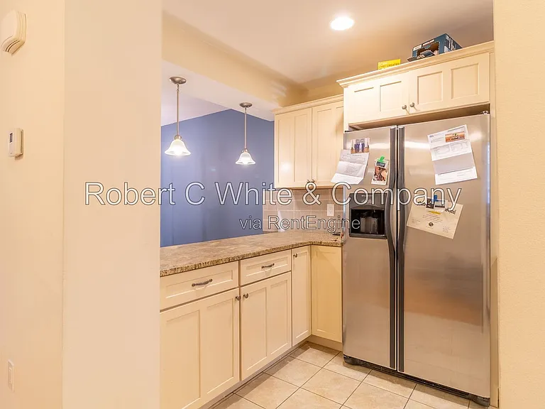 330 Crystal Ave #10 — Photo 3