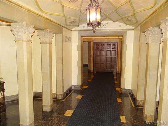5th image of 800 W Ferry St #2C