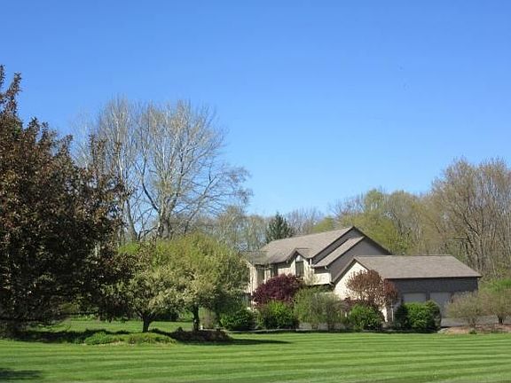 5th image of 8 Meadowood Ln