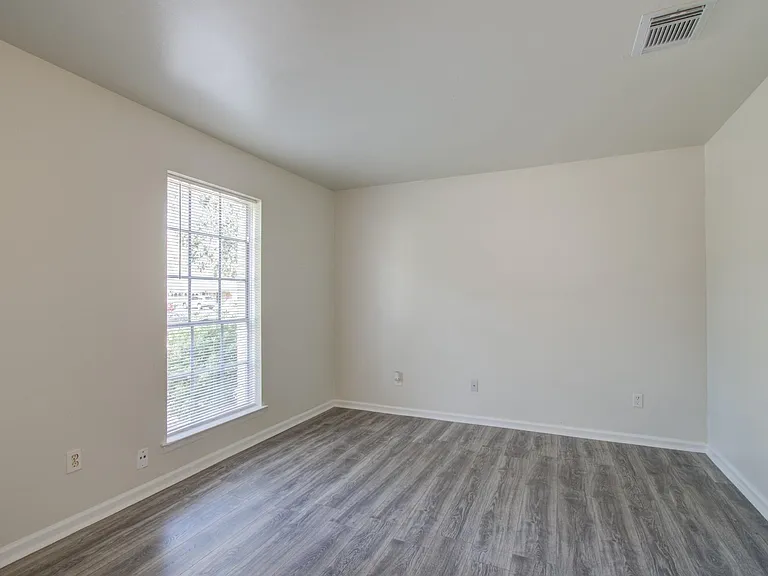 15611 La Casa Ln — Photo 5