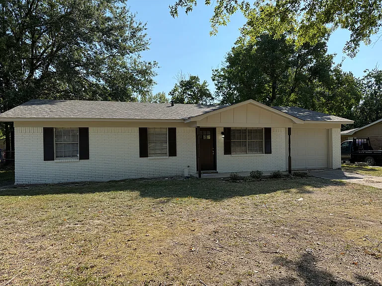 4806 Pinson Dr — Photo 1