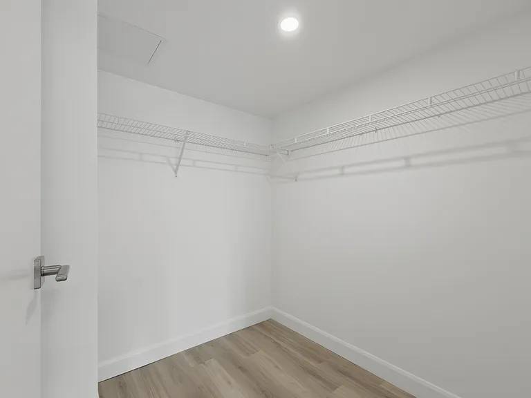2511 Carolina St — Photo 62