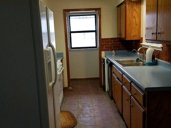 2nd image of 315 S 10th Ave