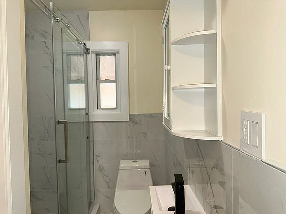 4th image of 9 Covert Ave Floor 1-2