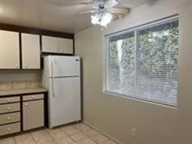 703 Broadway St #4 — Photo 9
