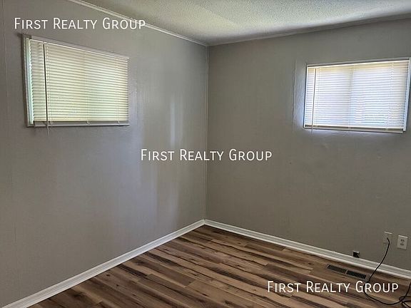 4th image of 4841 Gardendale Ave