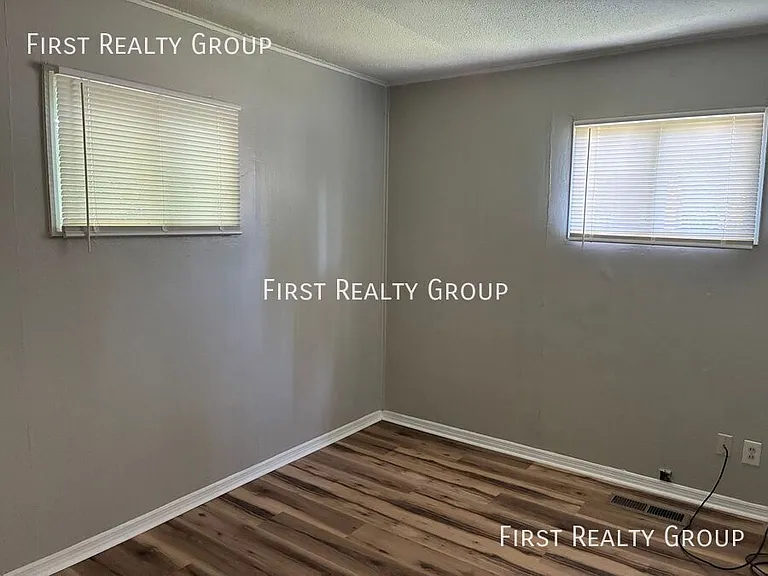4841 Gardendale Ave — Photo 4