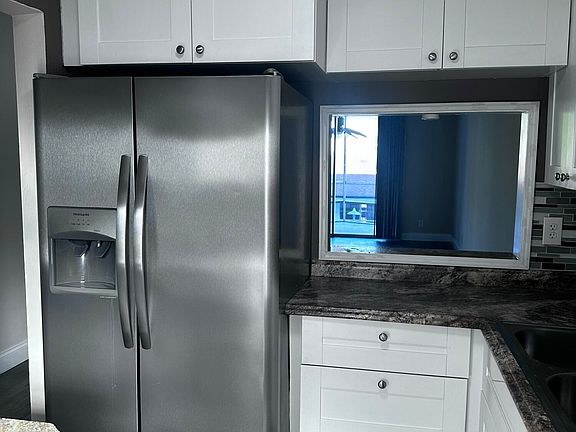 3rd image of 1040 SE 4th Avenue #222