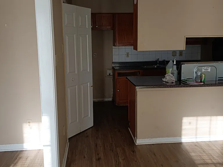 1745 Graceland Cv — Photo 18