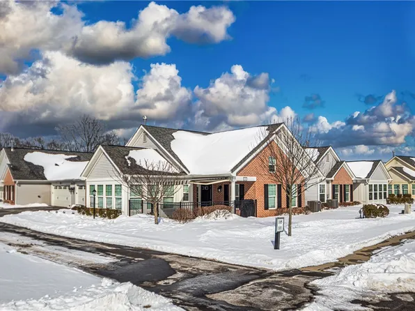 101 Spring Valley Dr, Zelienople, PA 16063