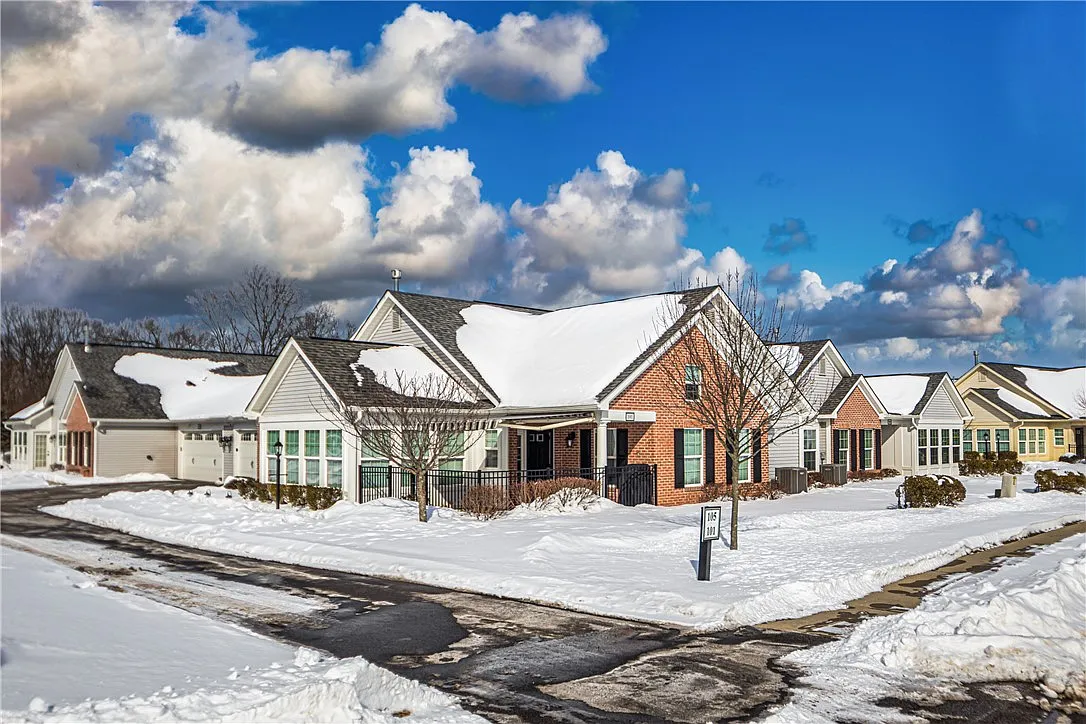 101 Spring Valley Dr photo 1