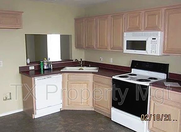 5th image of 609 Fossil Hill Dr