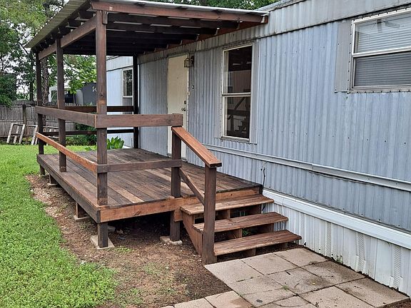 3rd image of 2000 S Burleson Blvd Trailer 13