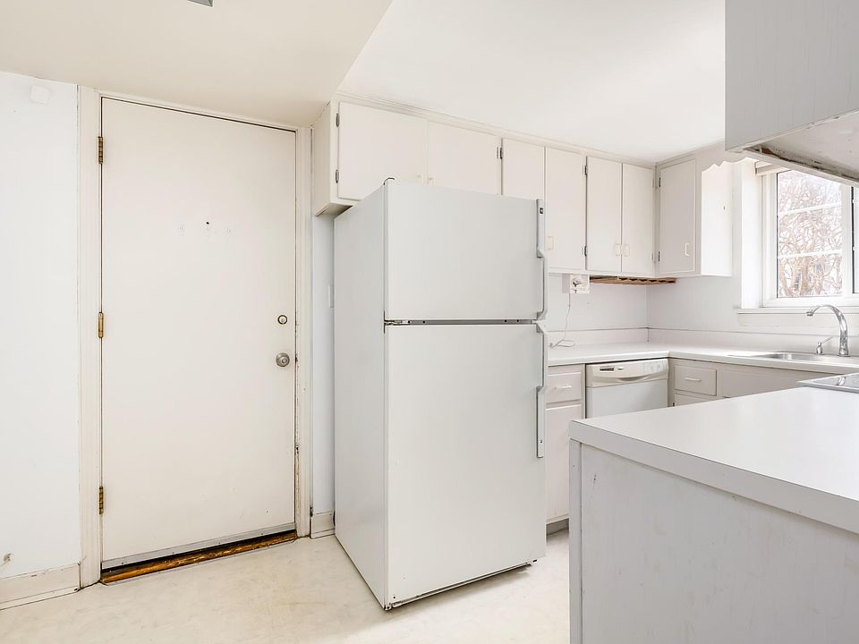 1st image of 1404 Hinman Ave