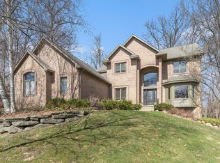 7643 Mistwood Dr, White Lake, MI