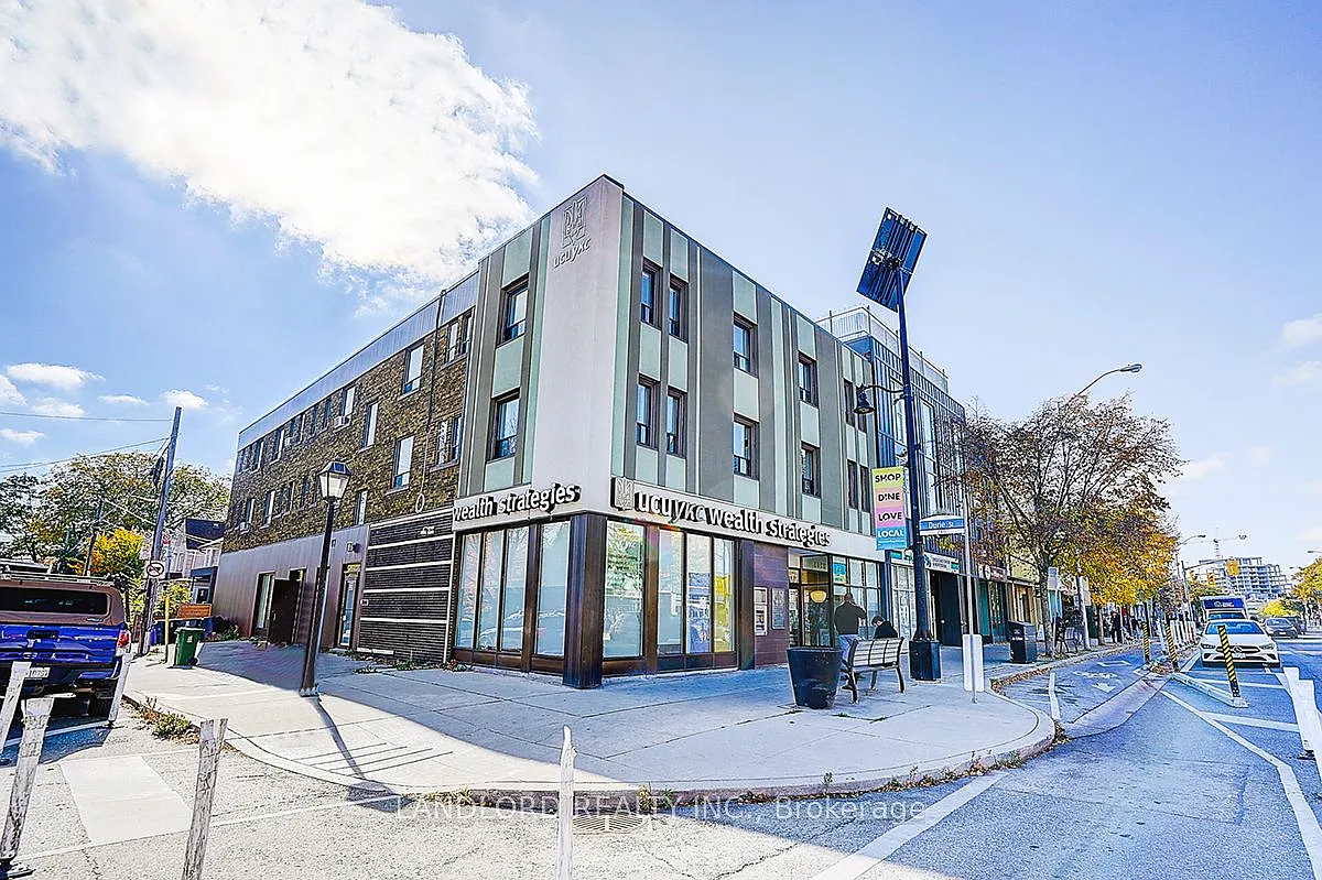 Building Photo - 240 Durie St #204
