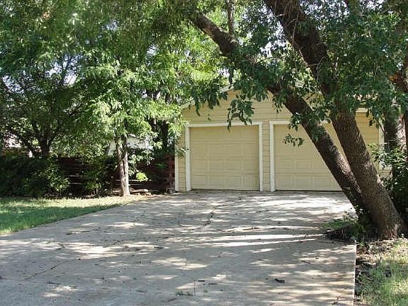 4th image of 901 Westridge Dr
