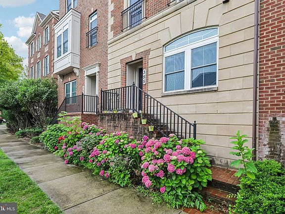 2nd image of 355 Parkview Ave