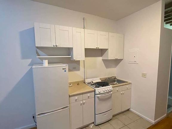 4th image of 223 E 10th St #7F