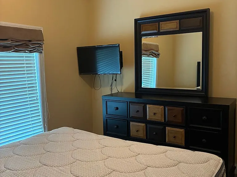 1909 Rosedown Dr — Photo 14