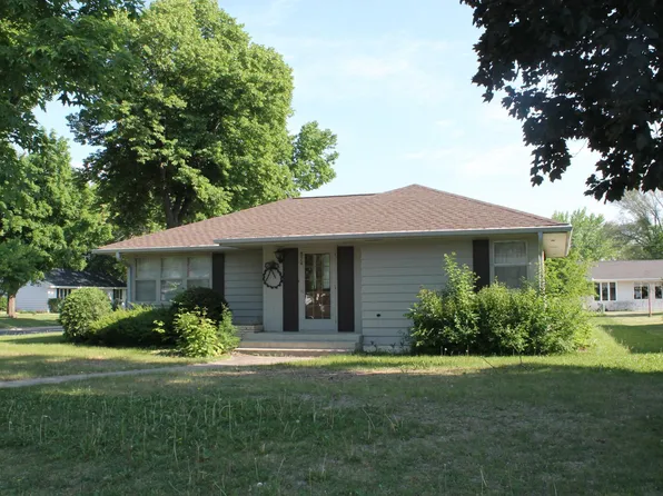 824 State St W, Cannon Falls, MN 55009