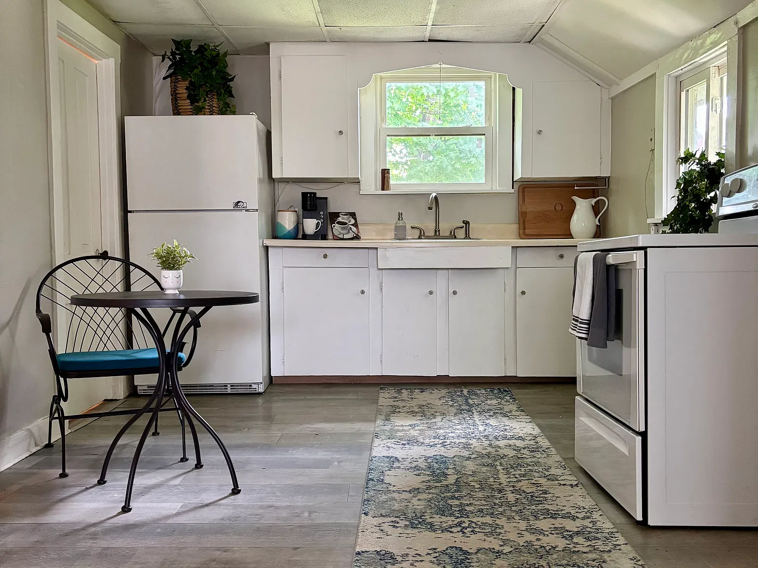 2 bed, 620 sqft, $975 — Photo 2