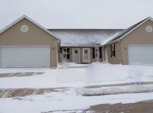 2309 Quail Run Ave, Spirit Lake, IA 51360