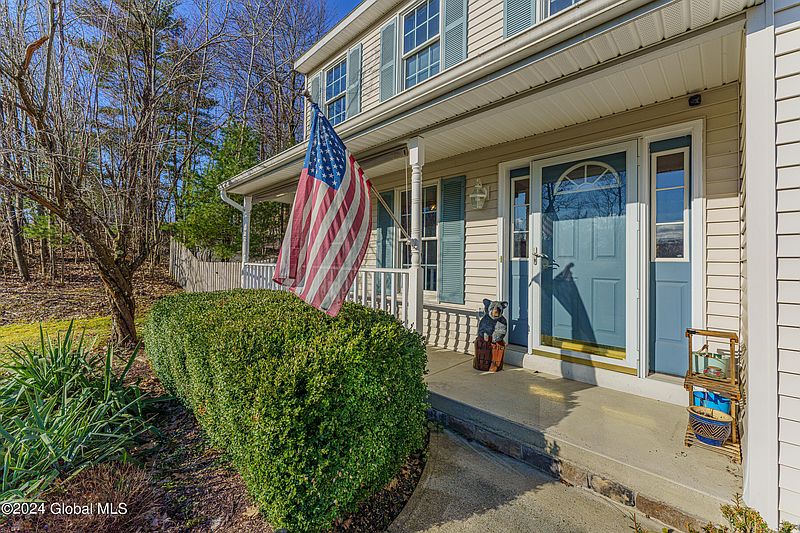 4th image of 15 Thomas Drive