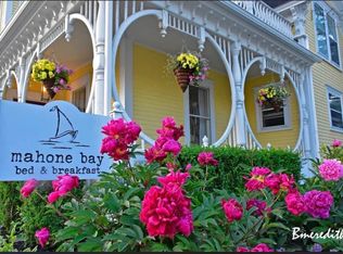 558 Main St, Mahone Bay, NS B0J2E0