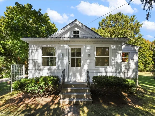 41 Hazel Dr, Northfield, OH 44067