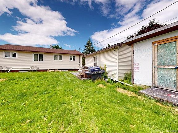 4th image of 155 Ellerdale Ave