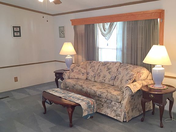 3rd image of 12 Castine Dr