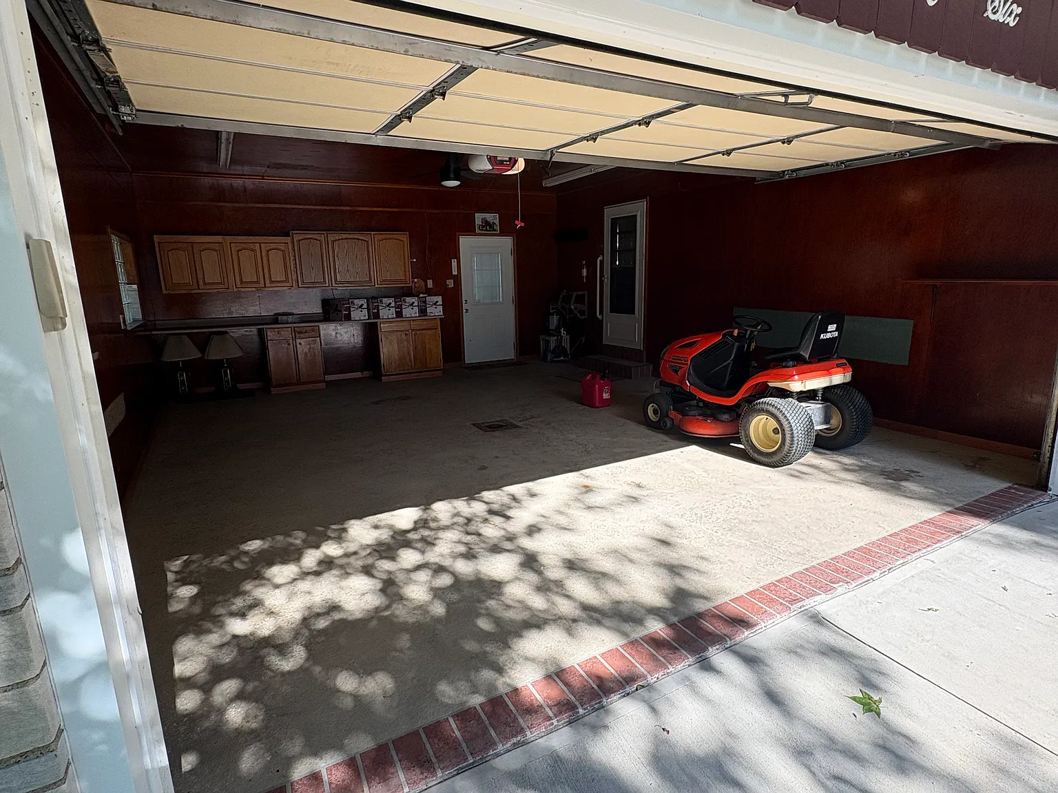 3 bed, 2.5 bath, 1632 sqft, $2,400 — Photo 3