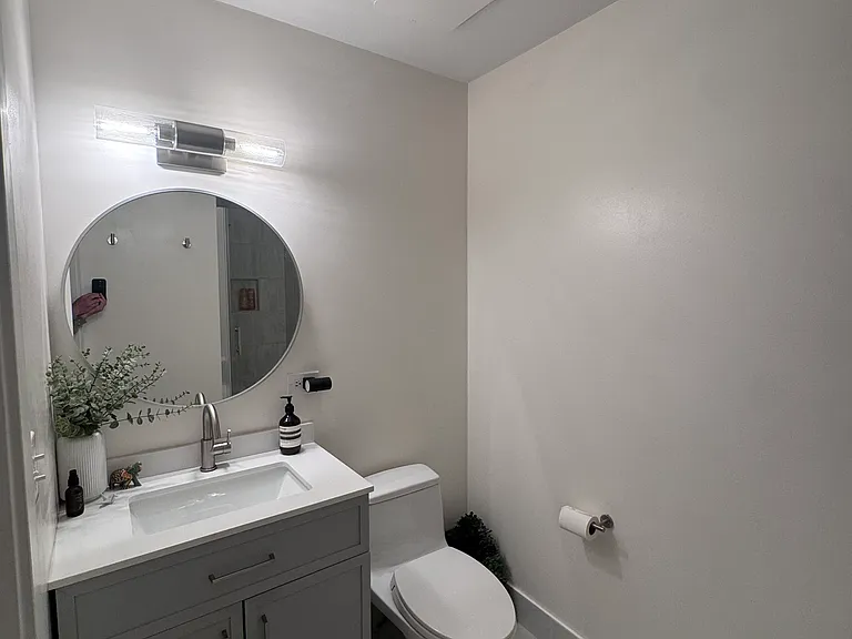 650 W Wayman St #205 — Photo 8