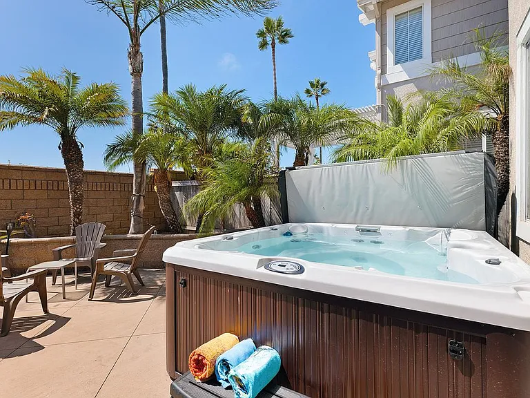 6963 Tradewinds Dr — Photo 2