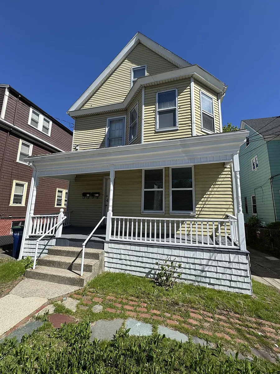 Building Photo - 26 Claremon St