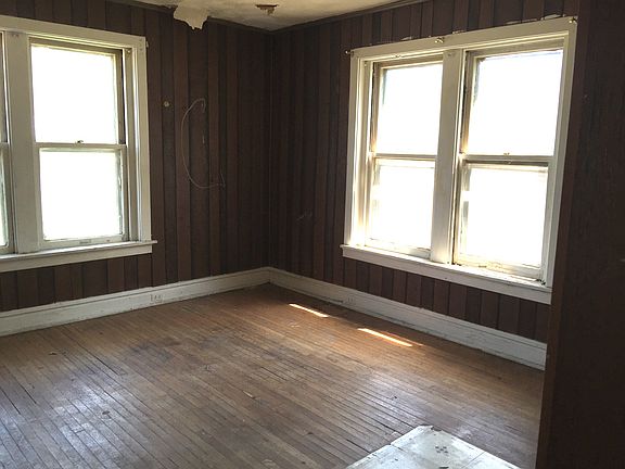 3rd image of 5952 Oakherst Pl