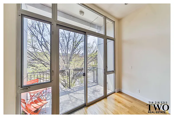 Sold by TwoRealEstate LLC | media 10