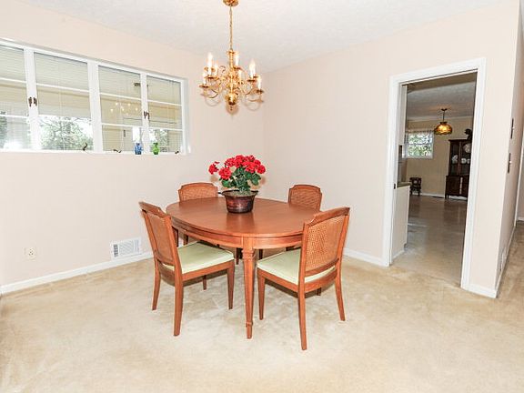 4th image of 1833 Courtney Dr