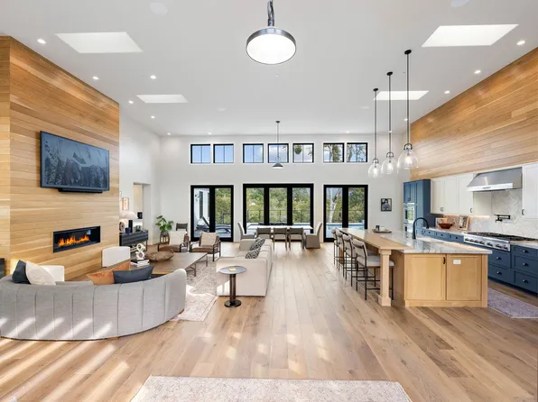 (undisclosed Address), Sonoma, CA 95476